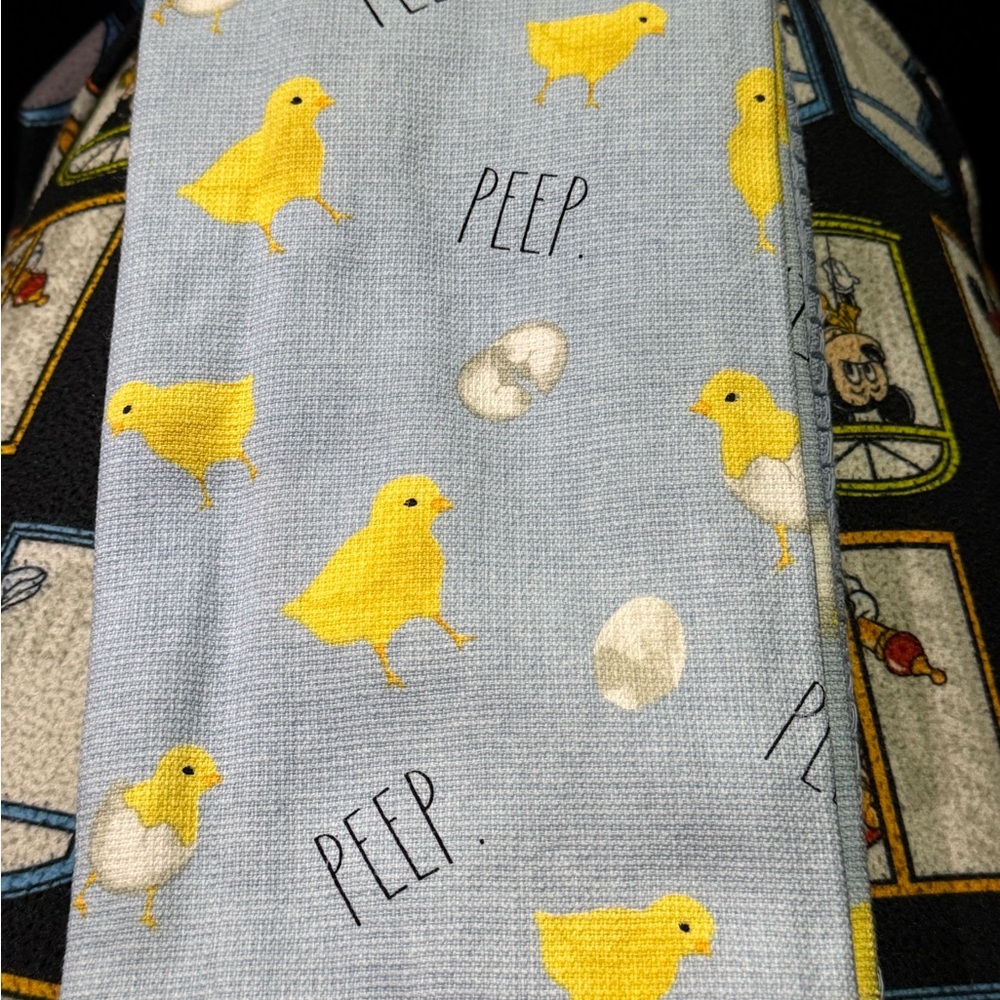 Rae Dunn Kitchen Towels - set of 3 - PEEP 🐥 with baby chicks design NWT - Picture 3 of 6